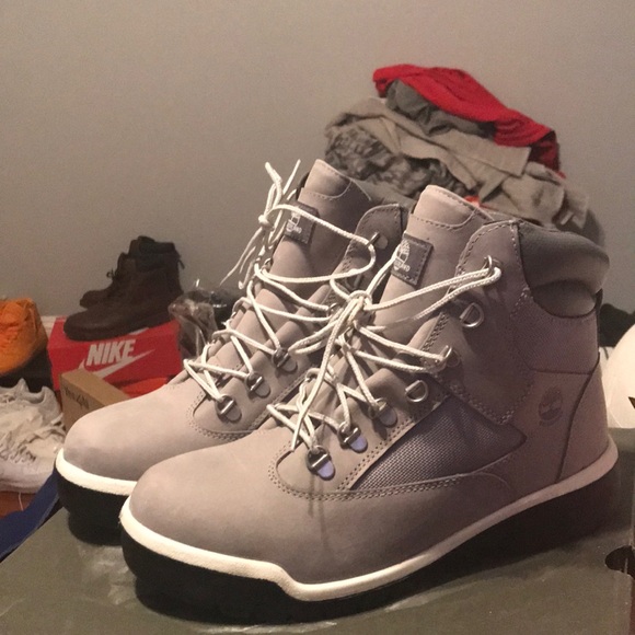 Timberlands / Grey - Picture 1 of 3